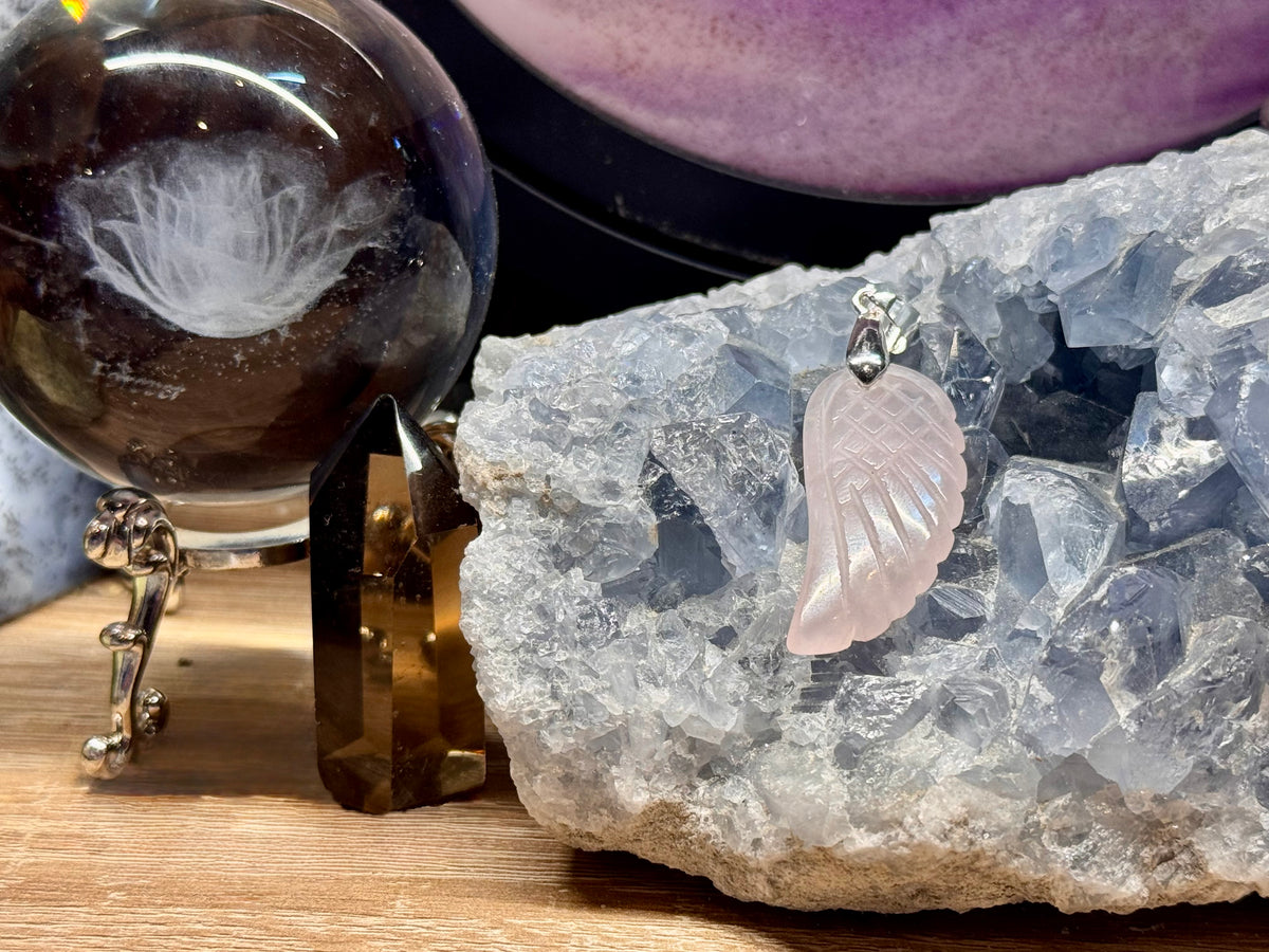 Pendentif Aile en Quartz Rose plaqué