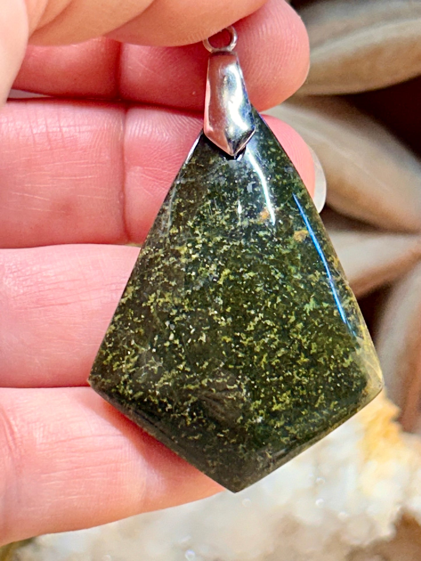 Pendentif de jaspe vert