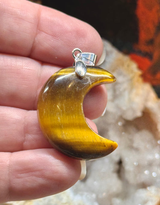 Pendentif lune œil de tigre