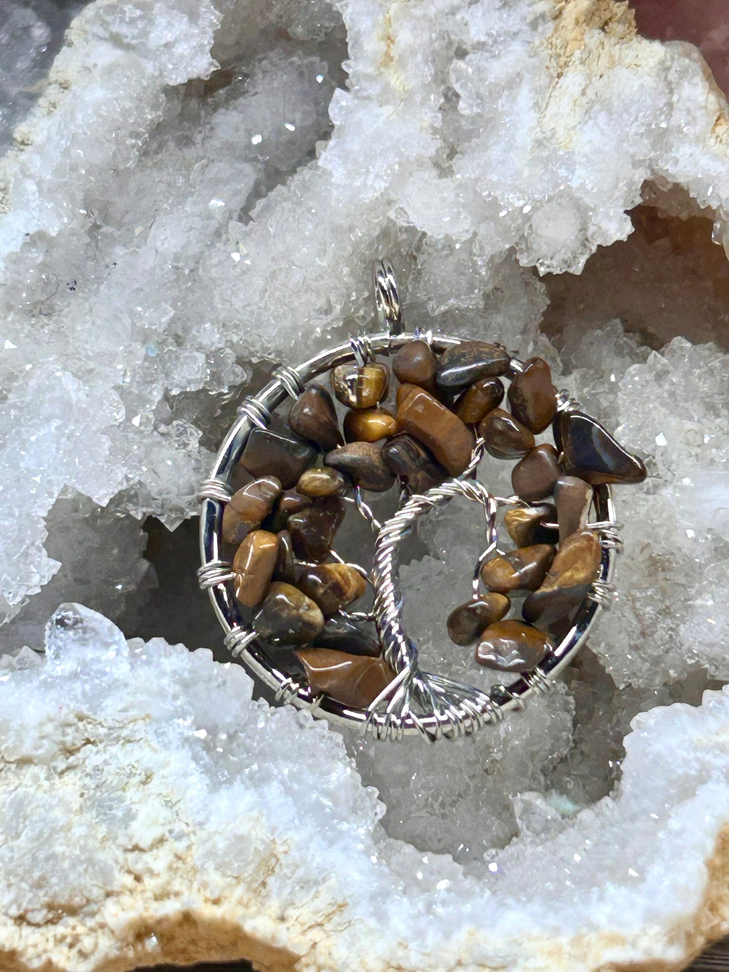 Pendentif arbre en œil de tigre baroque