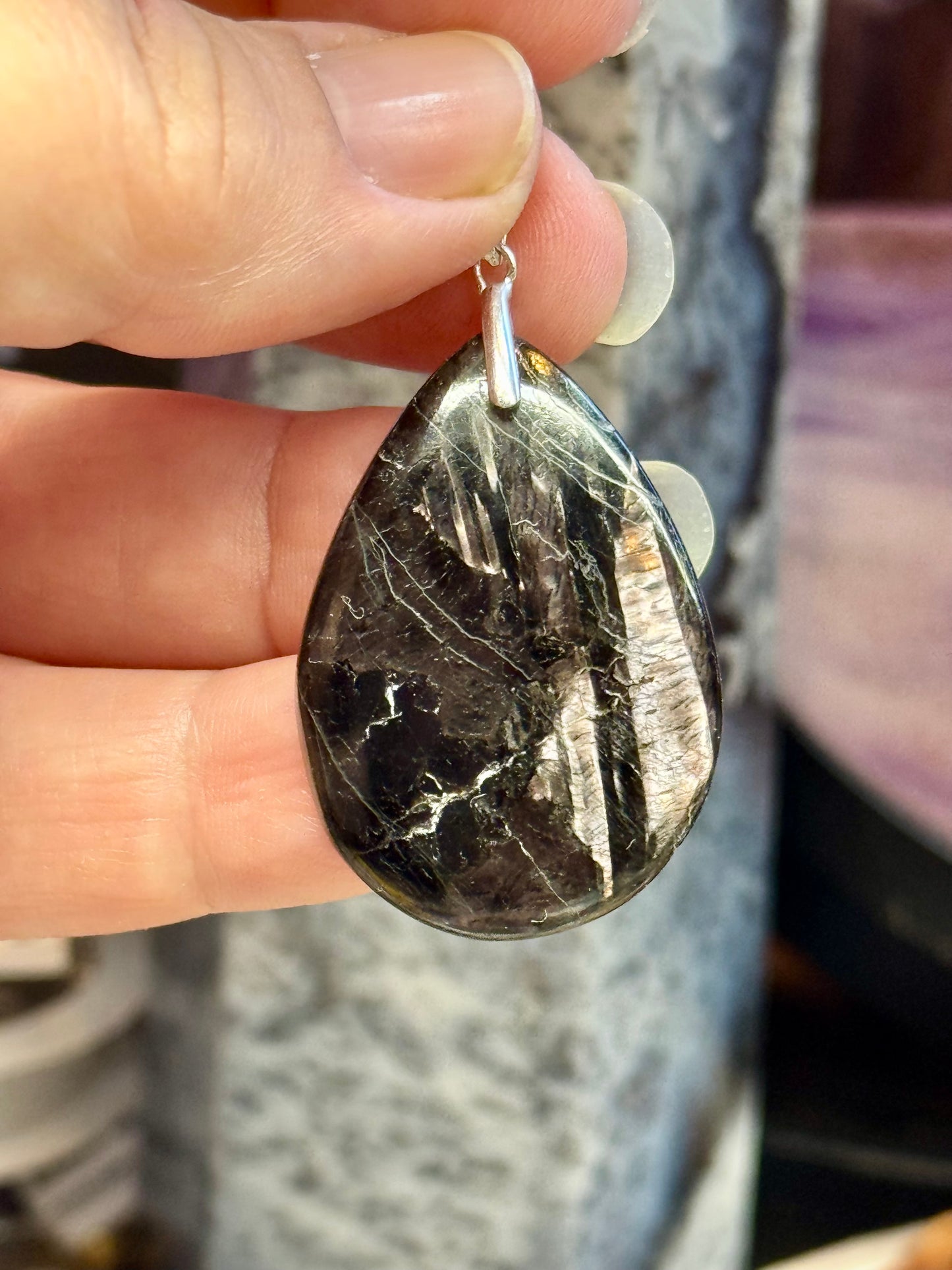 Pendentif d’Hyperstène