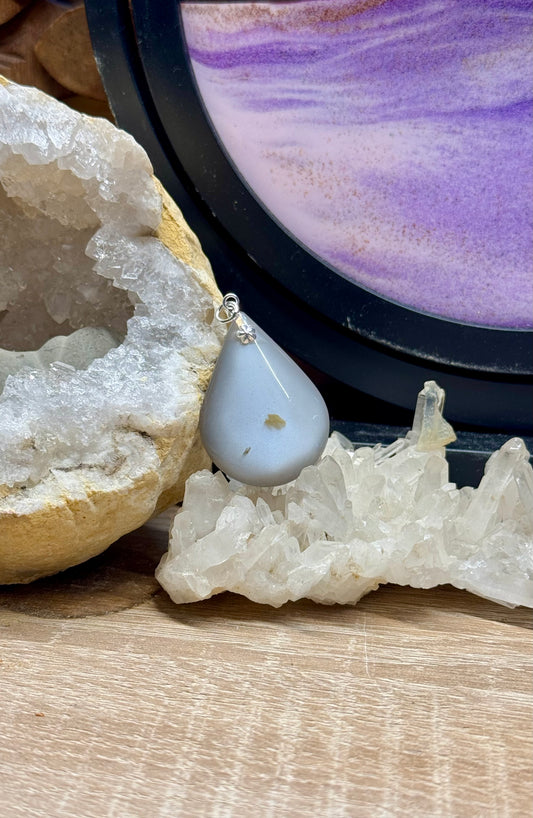 Pendentif en Pierre de lune grise nacrée