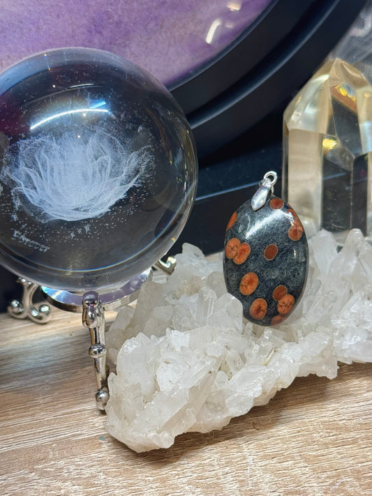 Pendentif d’obsidienne cacahuète