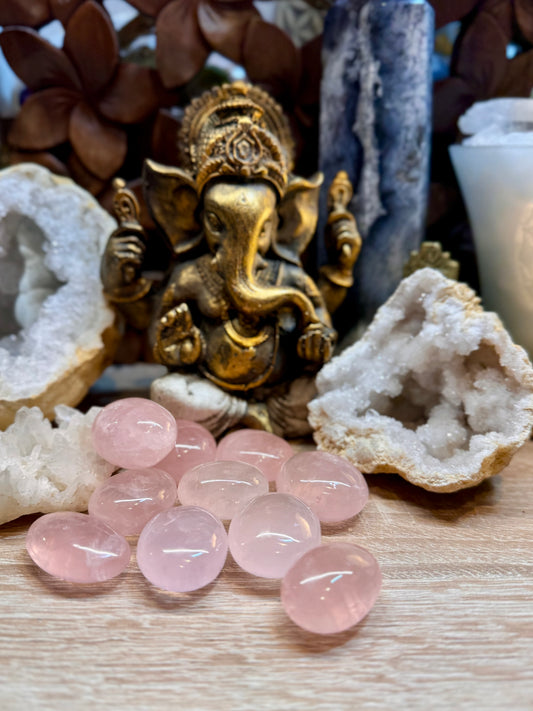 Pierre roulée de quartz rose