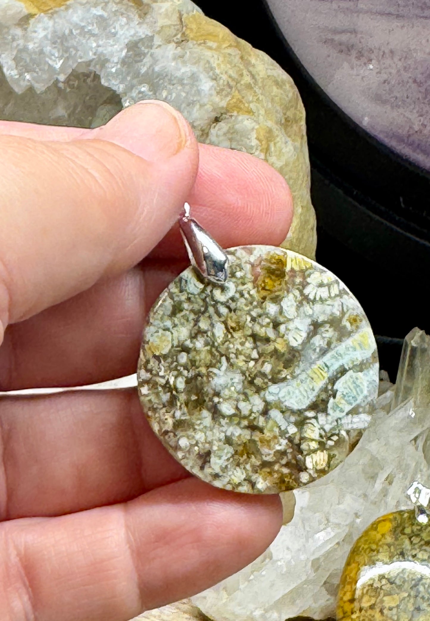 Pendentifs d’Opale Mahafaly