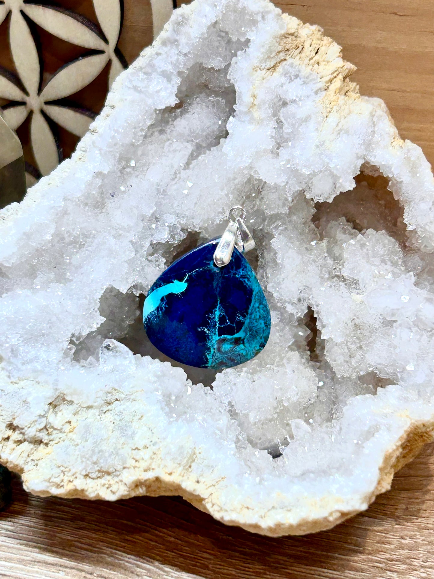 Pendentif de shattuckite d’Arizona