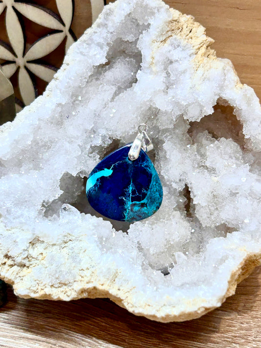 Pendentif de shattuckite d’Arizona