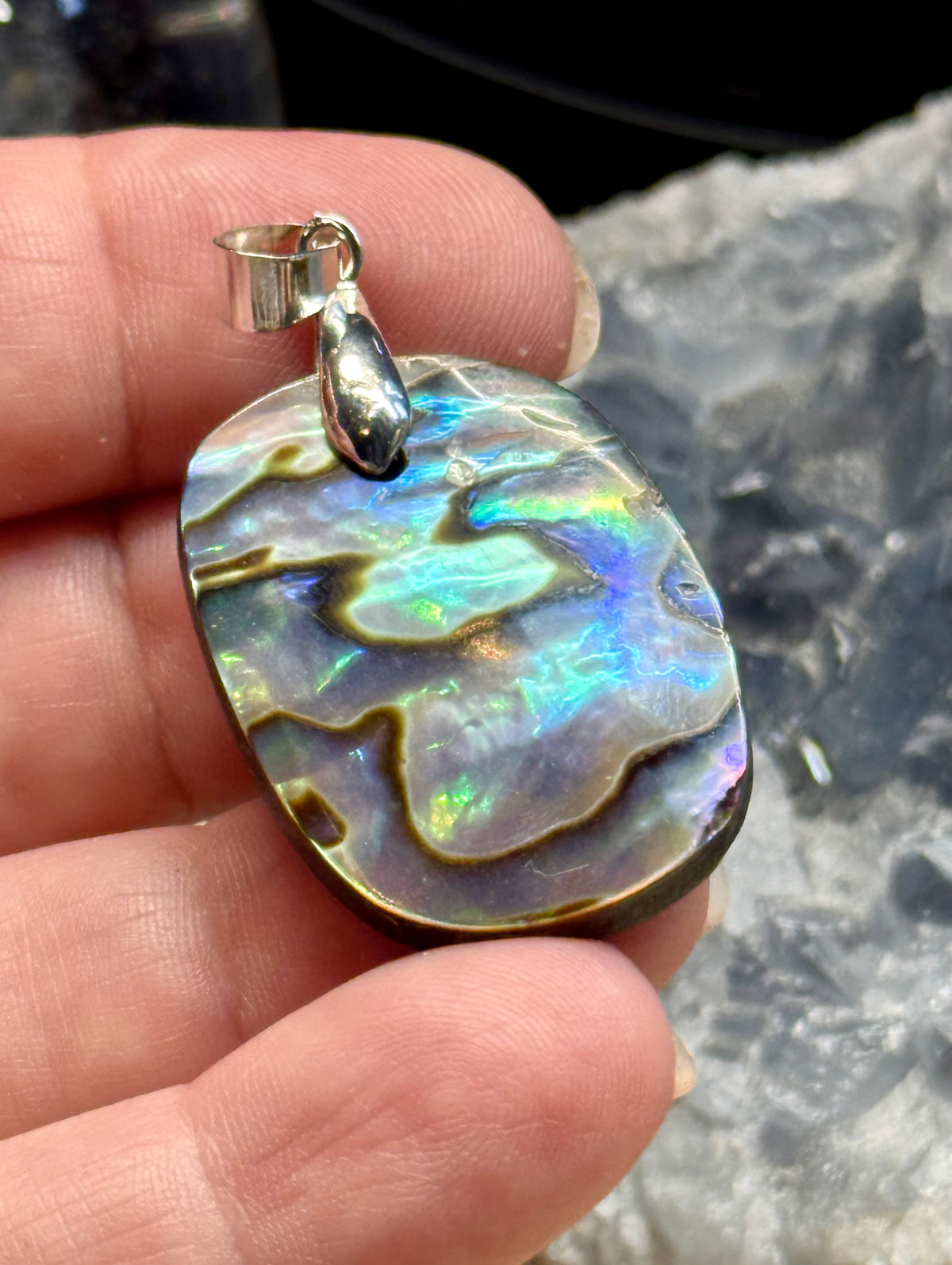 Pendentif d’abalone avec bélière en argent plaqué