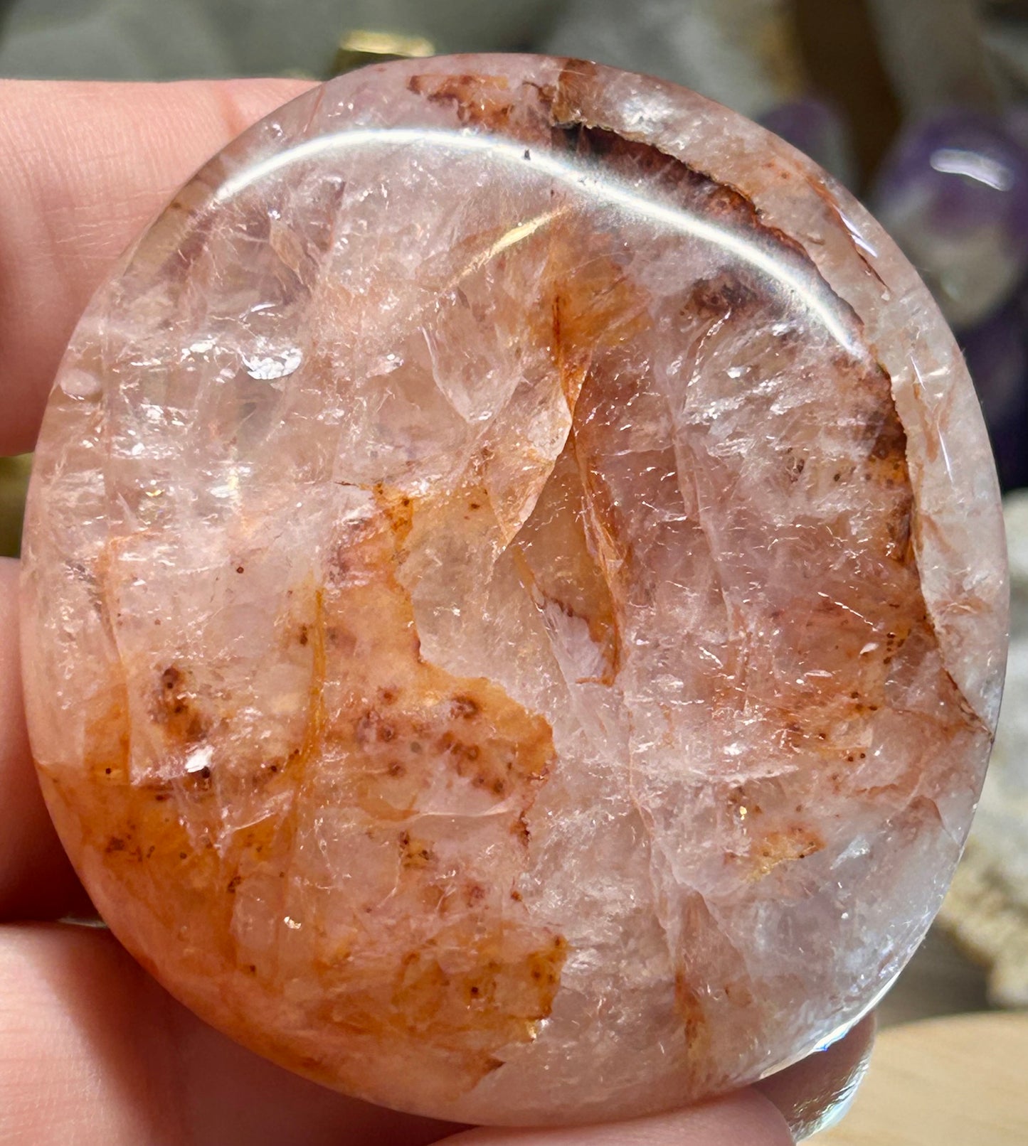 Galet de quartz hématoïde rouge