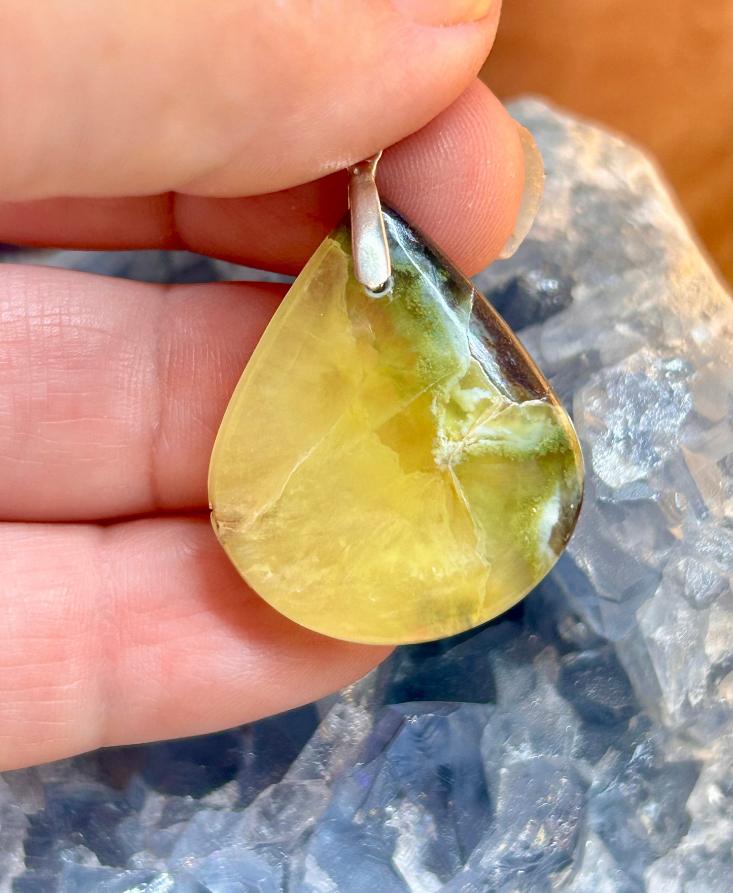 Pendentif de préhnite