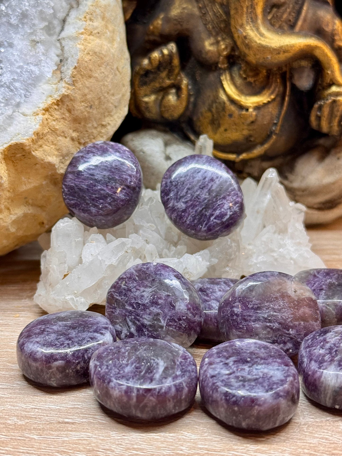 Galets de lépidolite