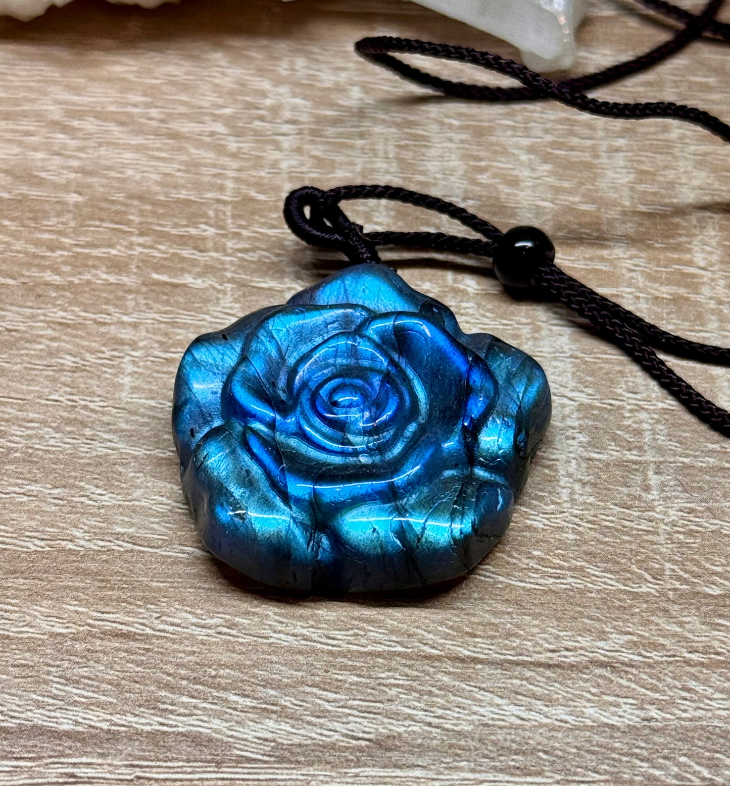 Pendentif rose en Labradorite
