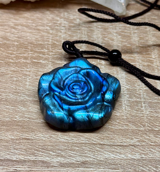 Pendentif rose en Labradorite
