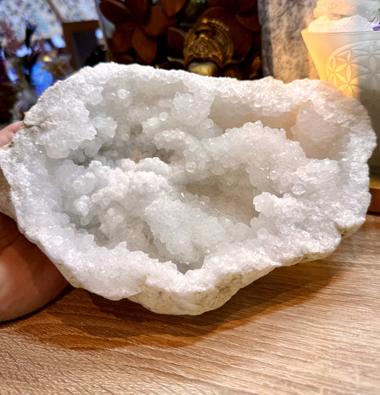 Géode de quartz blanc 1,8kg