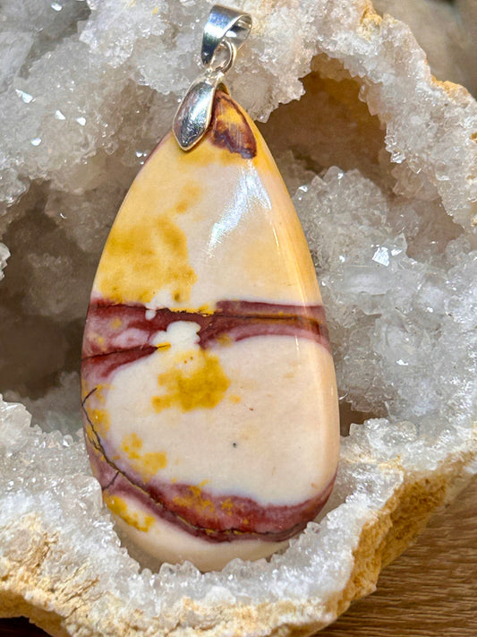 Pendentif en jaspe mokaïte