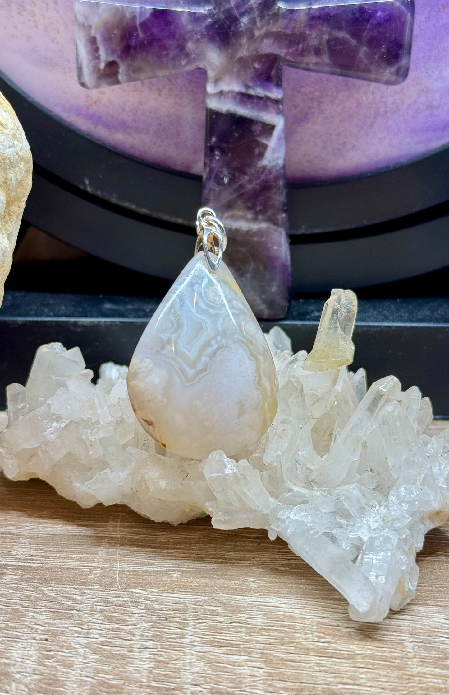 Pendentif goutte d’agate fleurs de cerisier