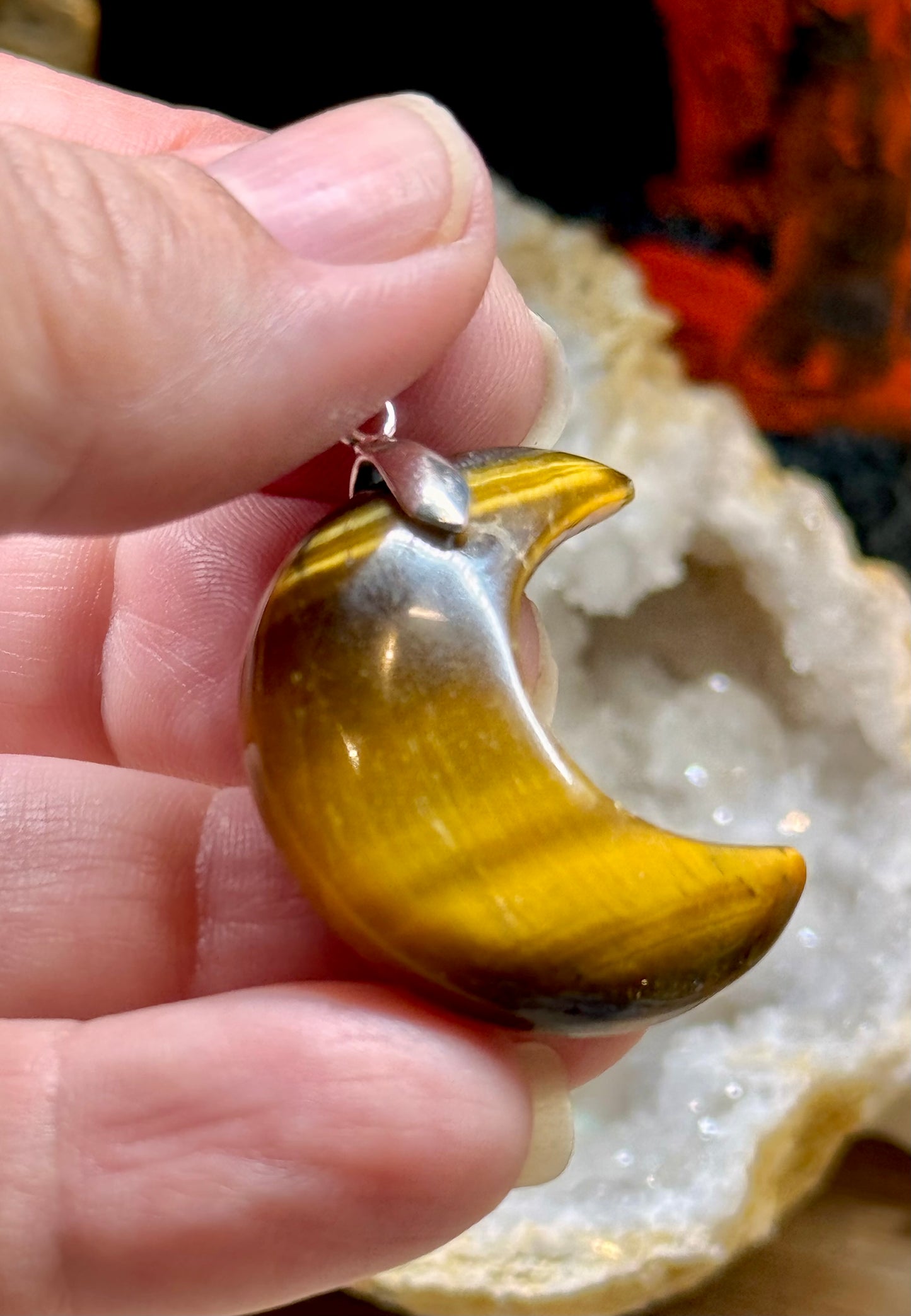 Pendentif lune œil de tigre