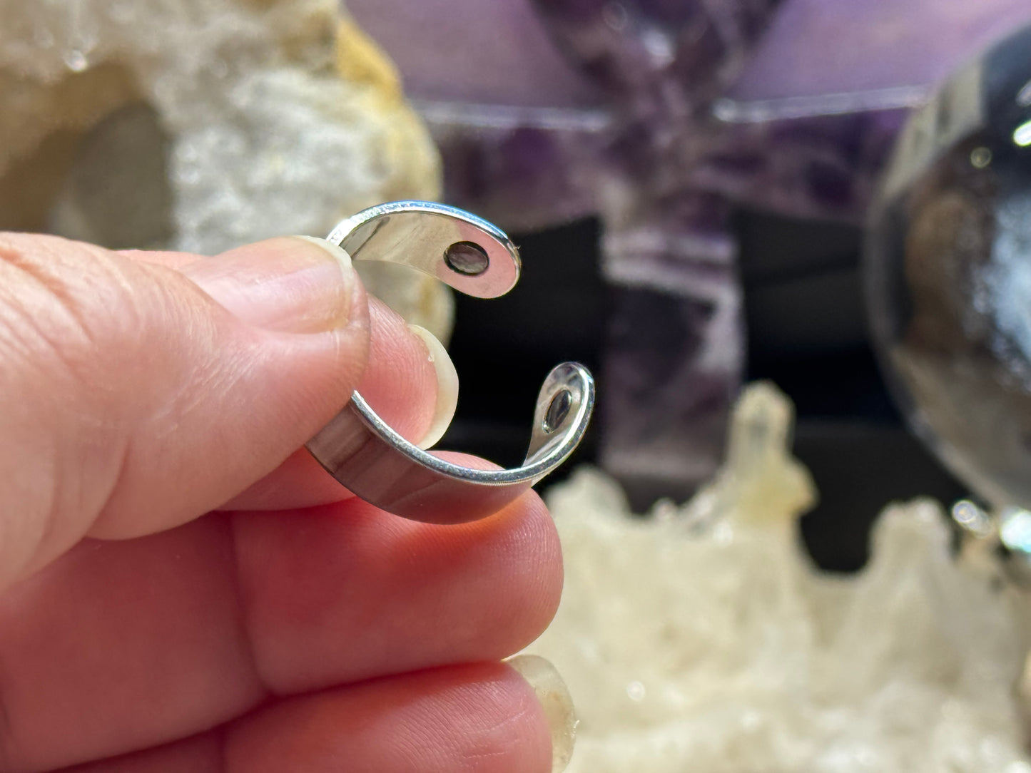 Bague en acier aimanté argenté