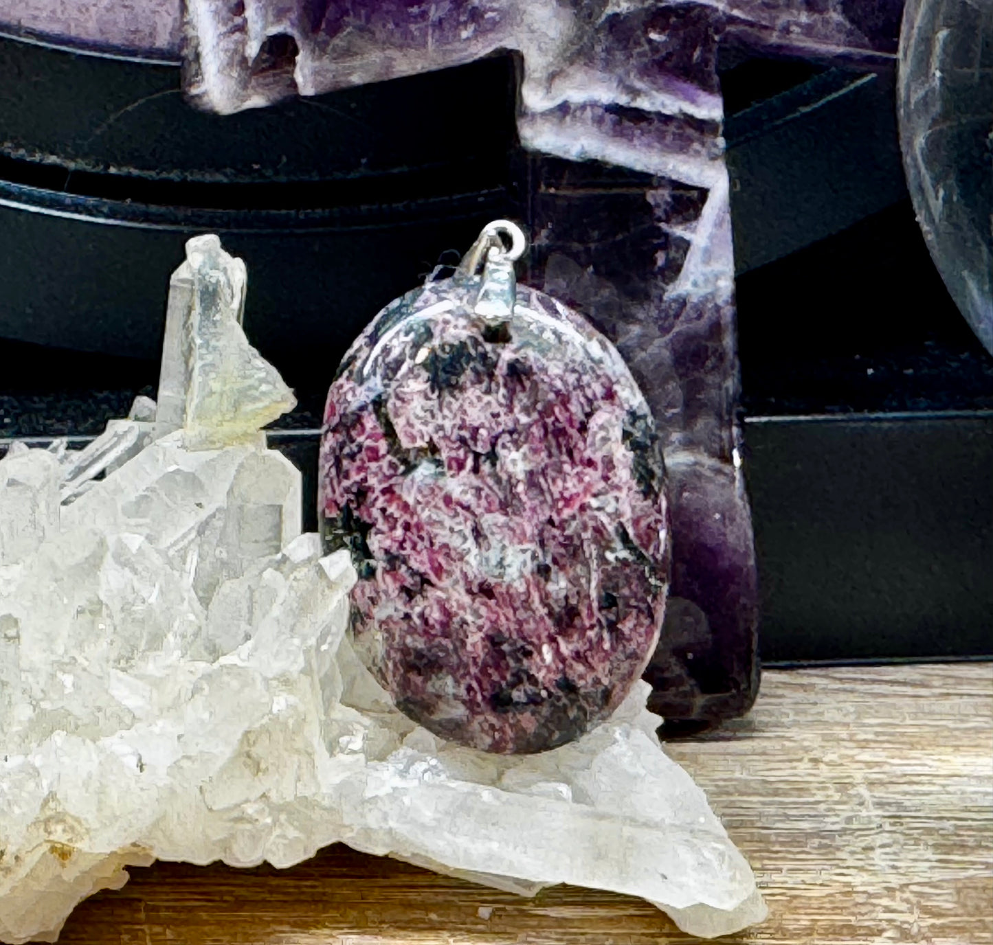 Pendentif d’Eudyalite