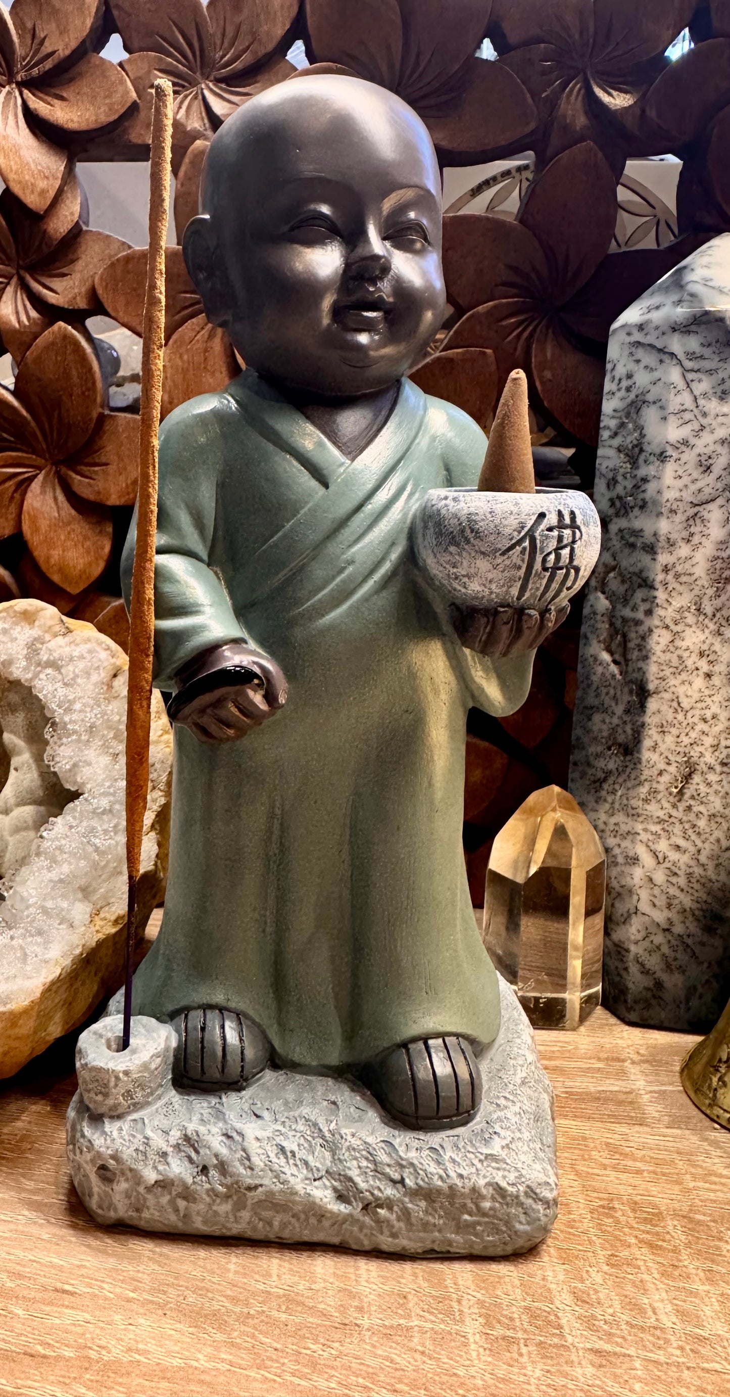 Moine debout Porte Encens