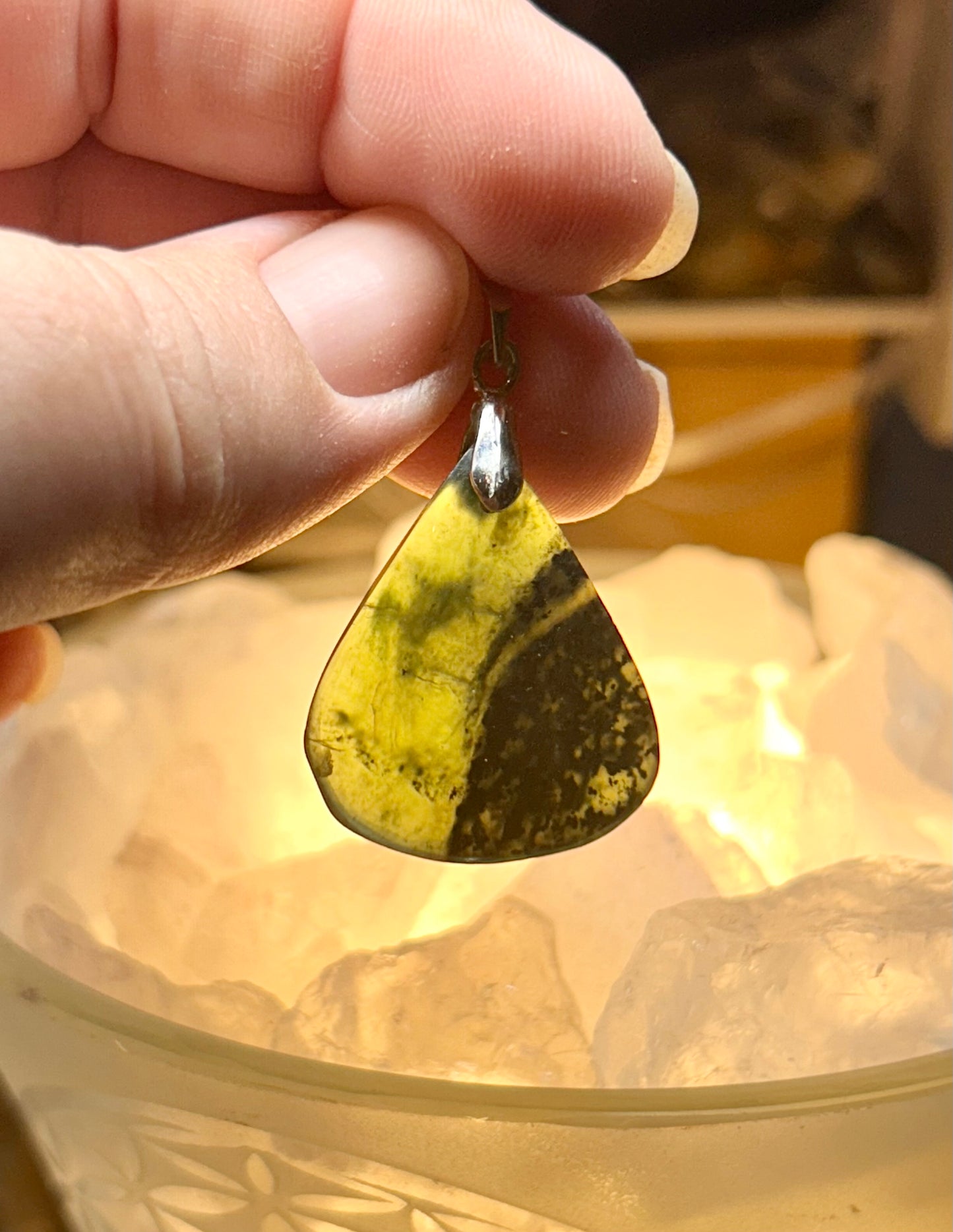 Pendentif de jade néphrite