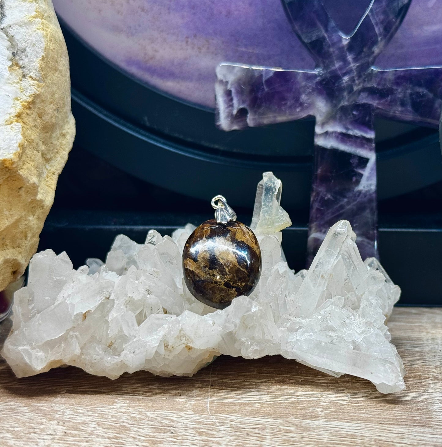 Pendentif de Bronzite