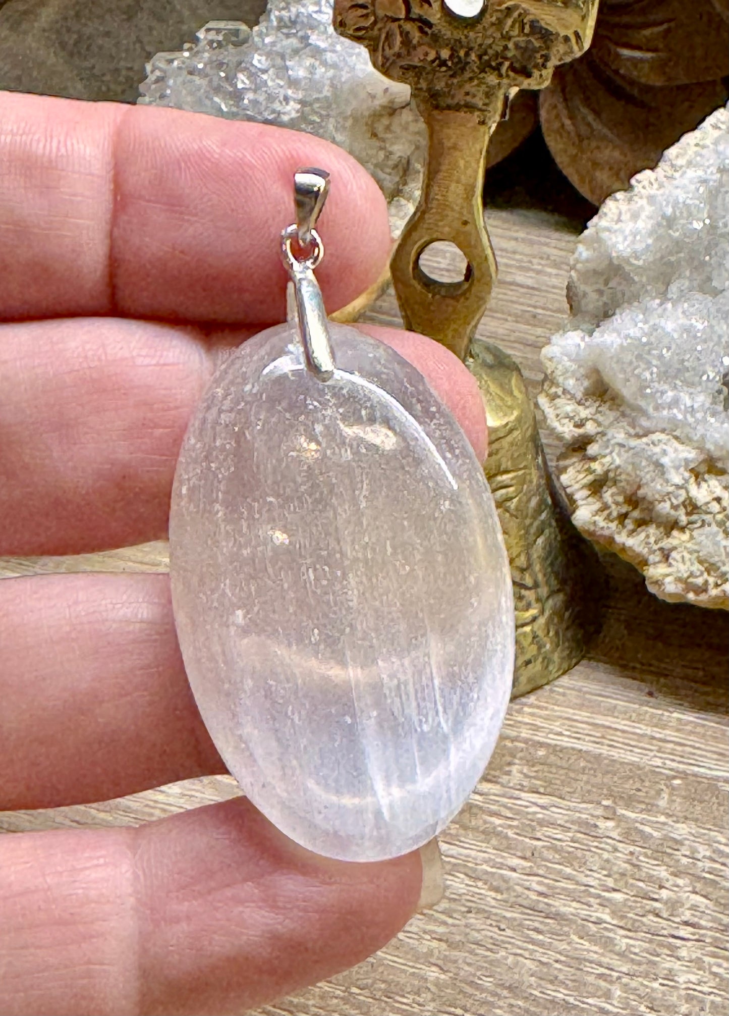 Pendentif en sélénite