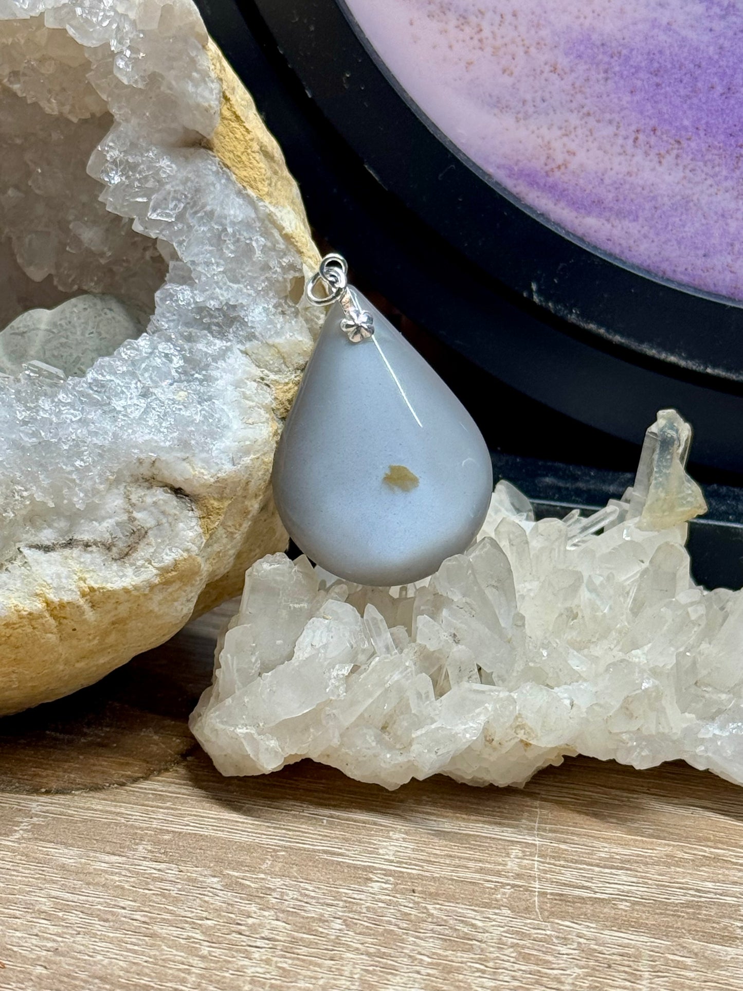 Pendentif en Pierre de lune grise nacrée
