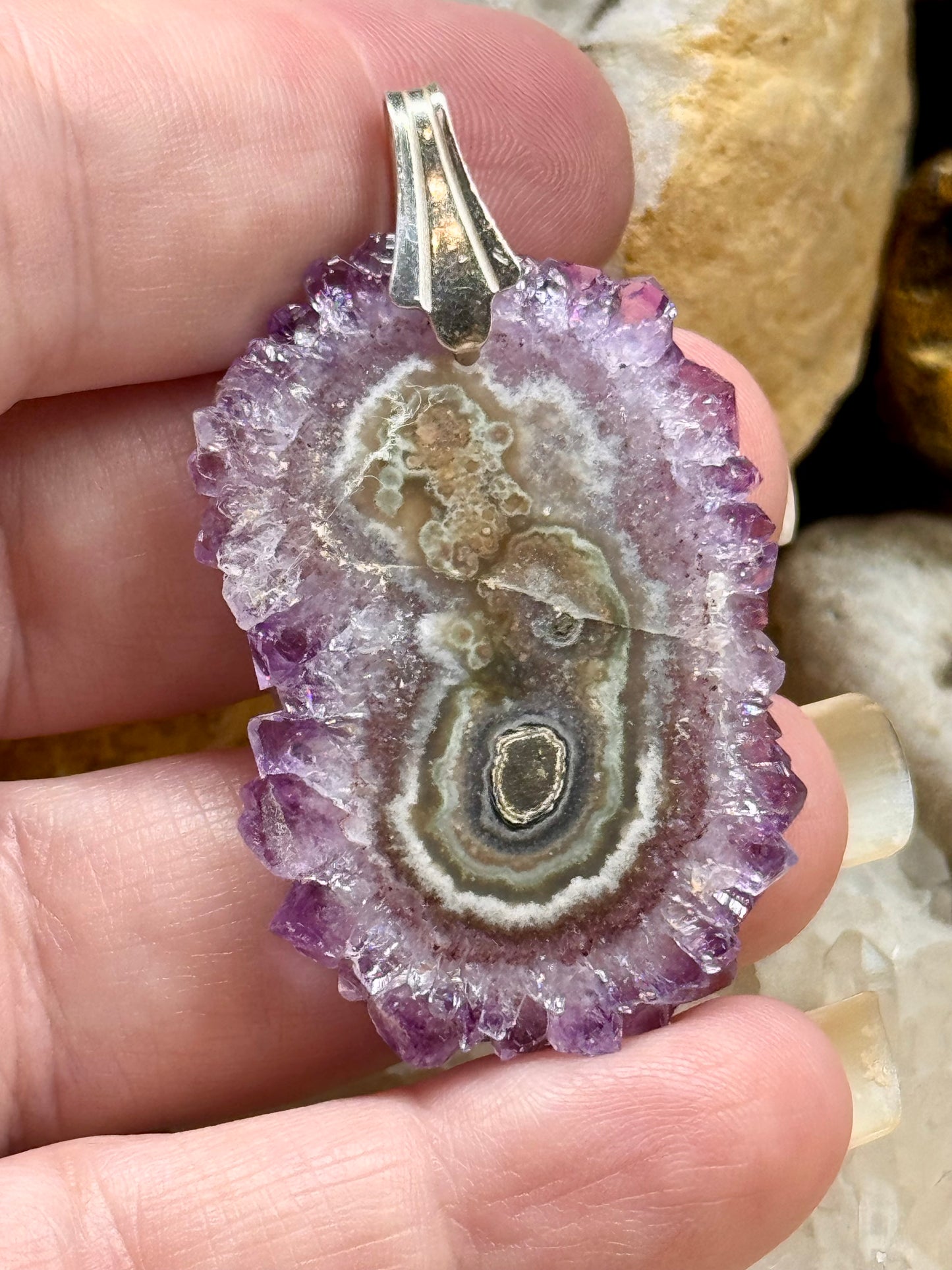 Pendentif tranche d’améthyste foncée