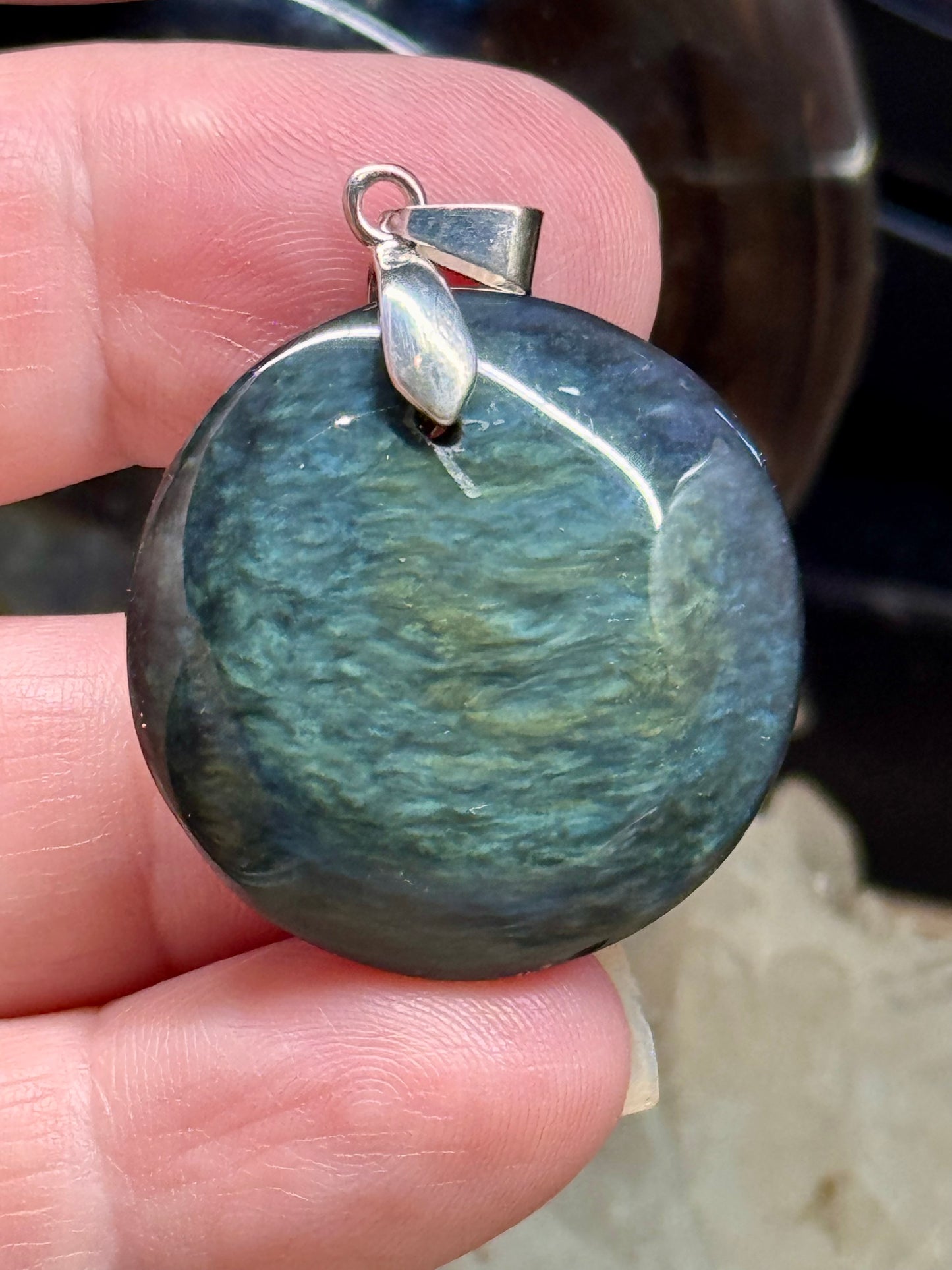 Pendentif en obsidienne mentogochol