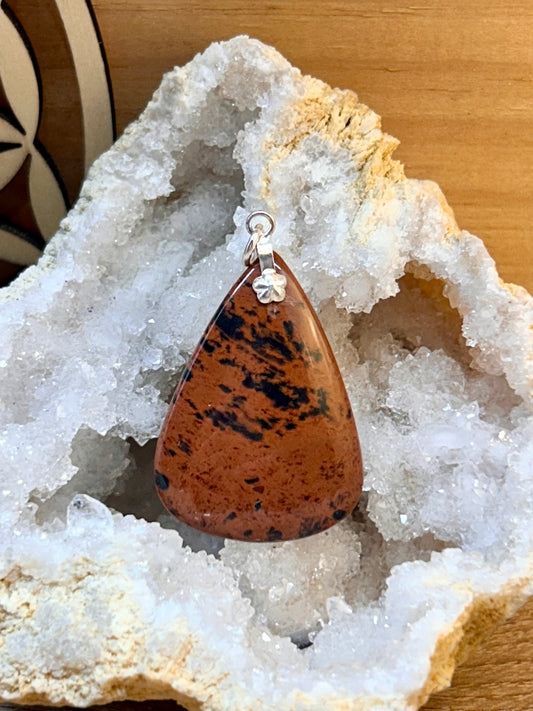 Pendentif d’obsidienne acajou
