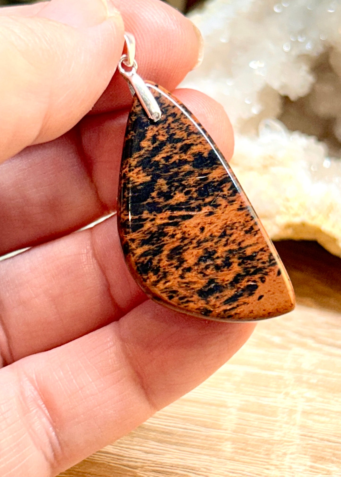 Pendentif d’obsidienne acajou