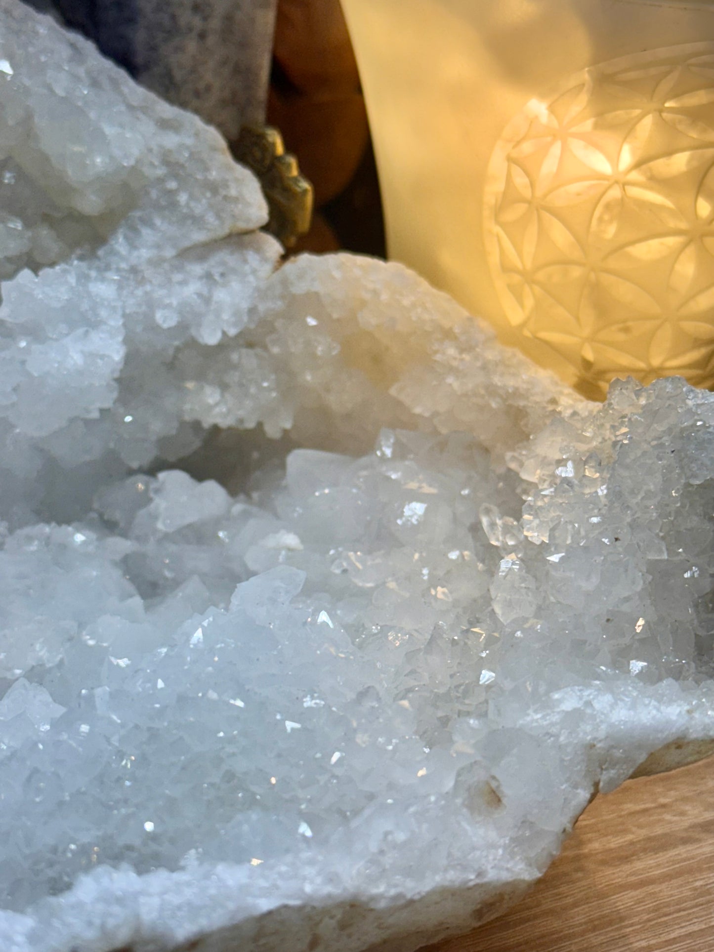 Géode de quartz blanc
