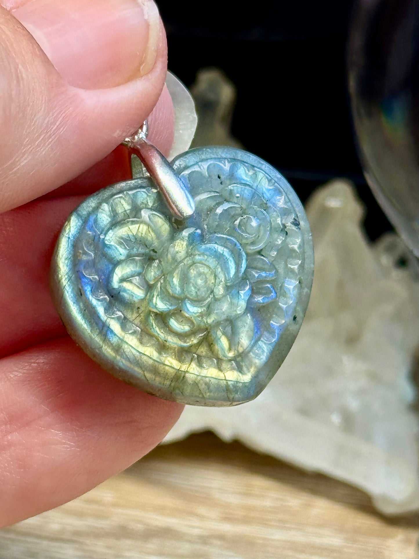 Pendentif en Labradorite Cœur Gravé