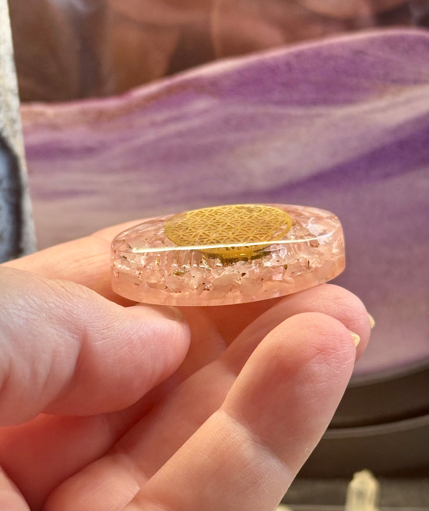 Petit Galet d’Orgonite Quartz Rose