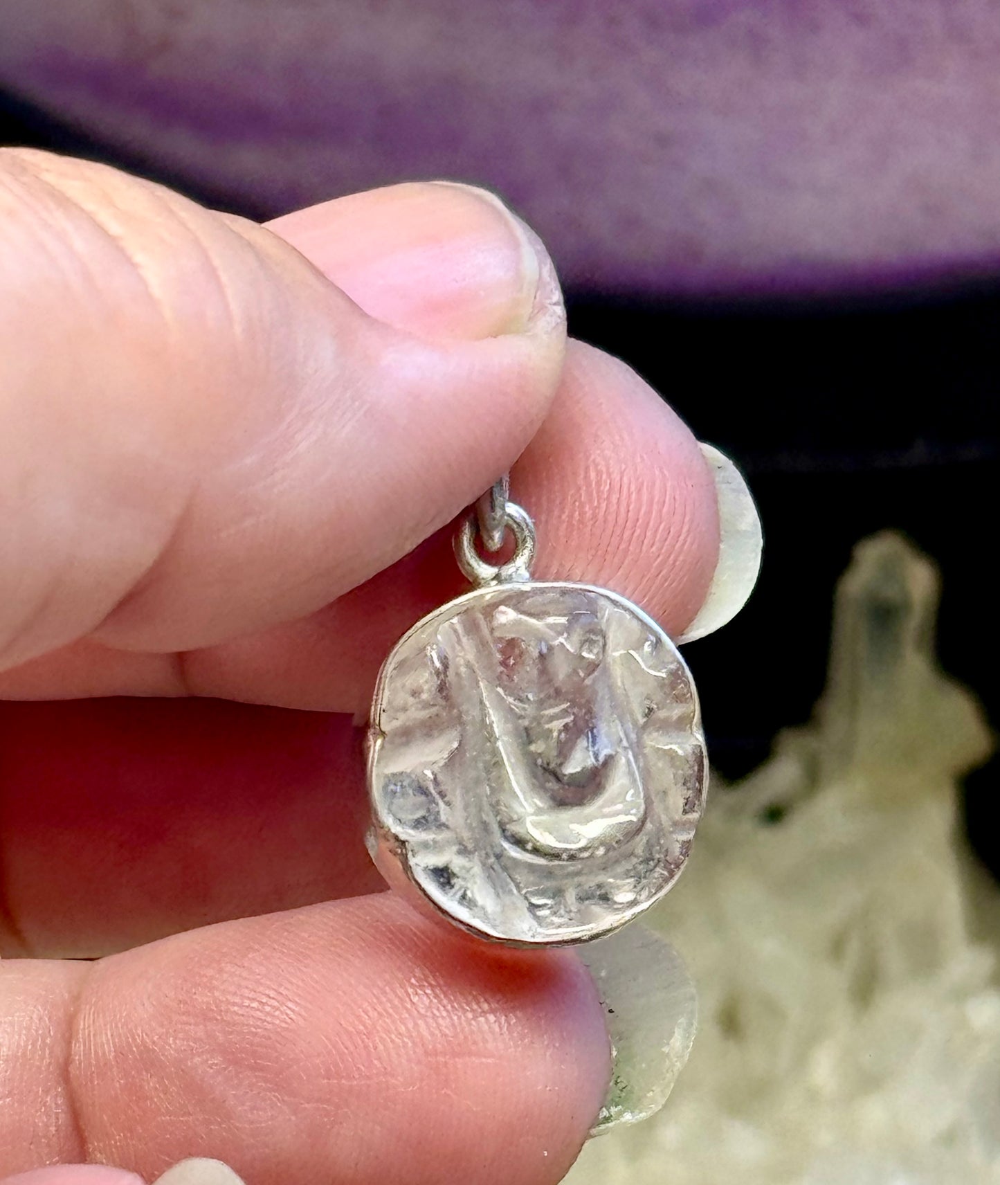 Pendentif artisanal gravé Cristal de Roche