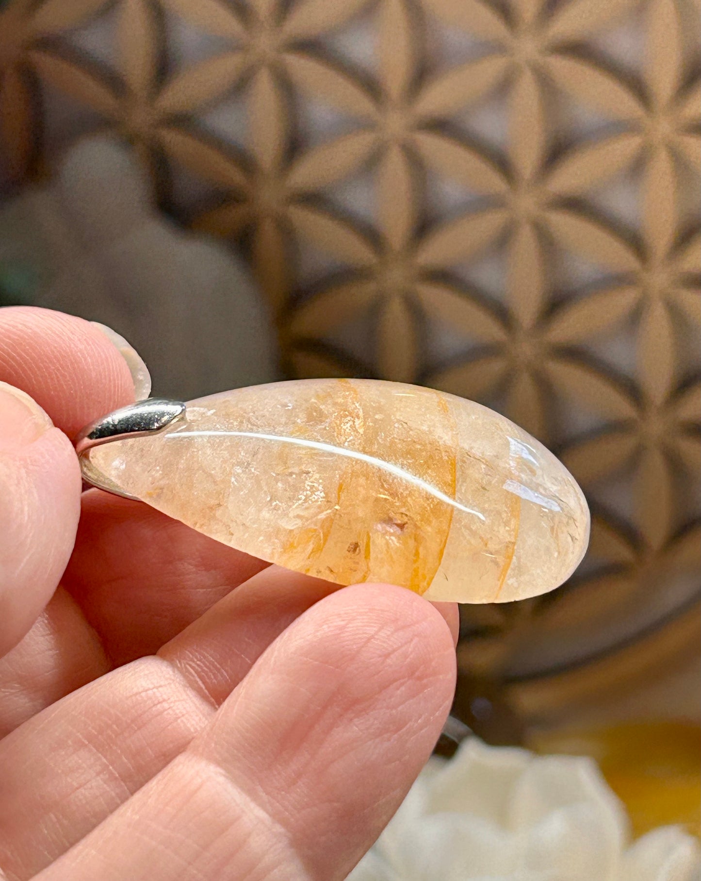 Pendentif de quartz hématoïde jaune