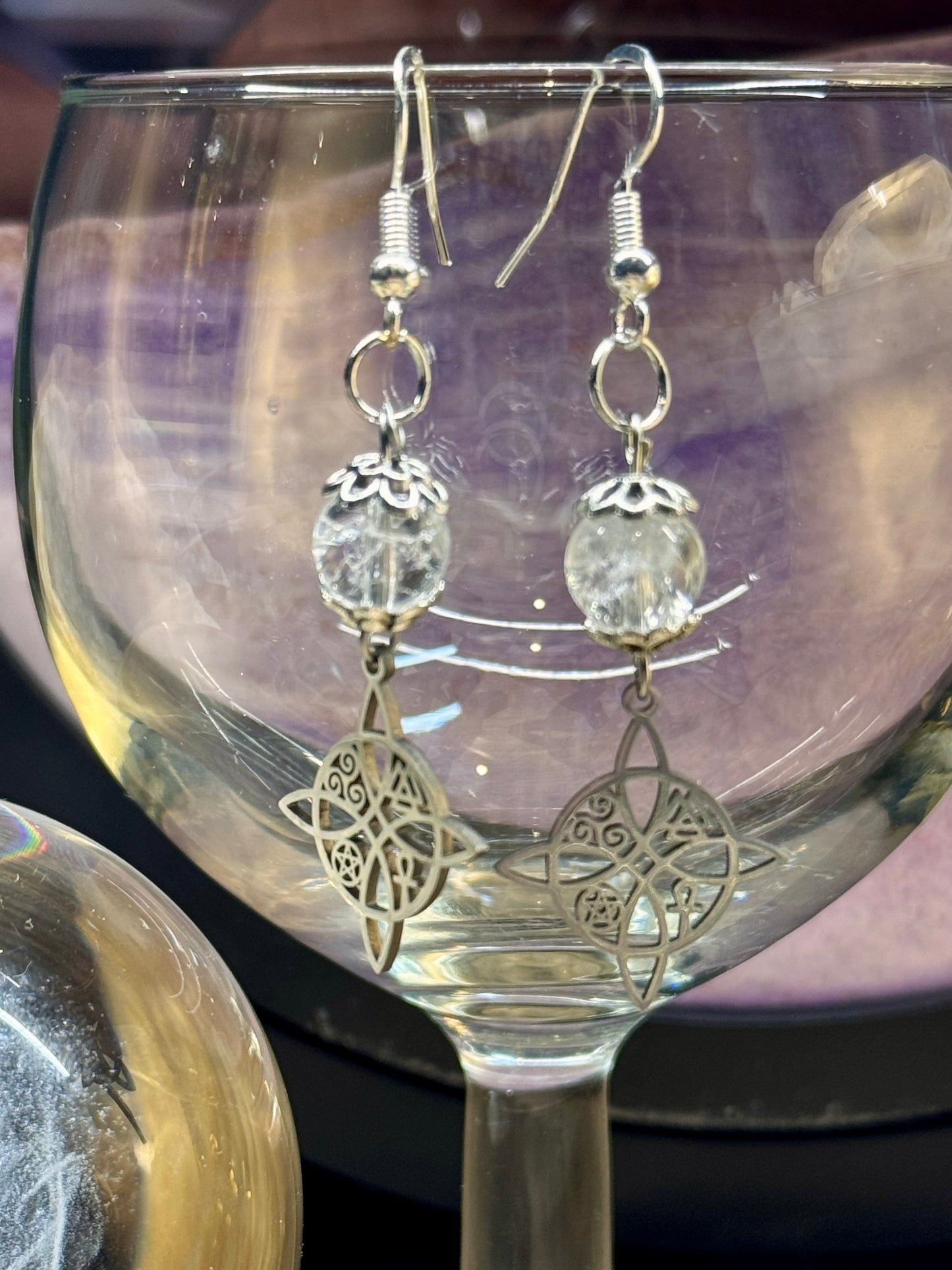 Boucles d’oreilles Cristal de Roche et Noeud de sorcière