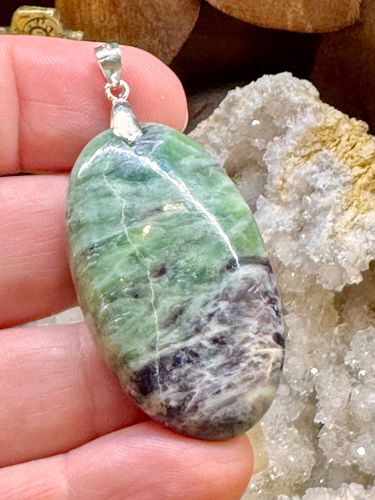 Pendentif de kammererite