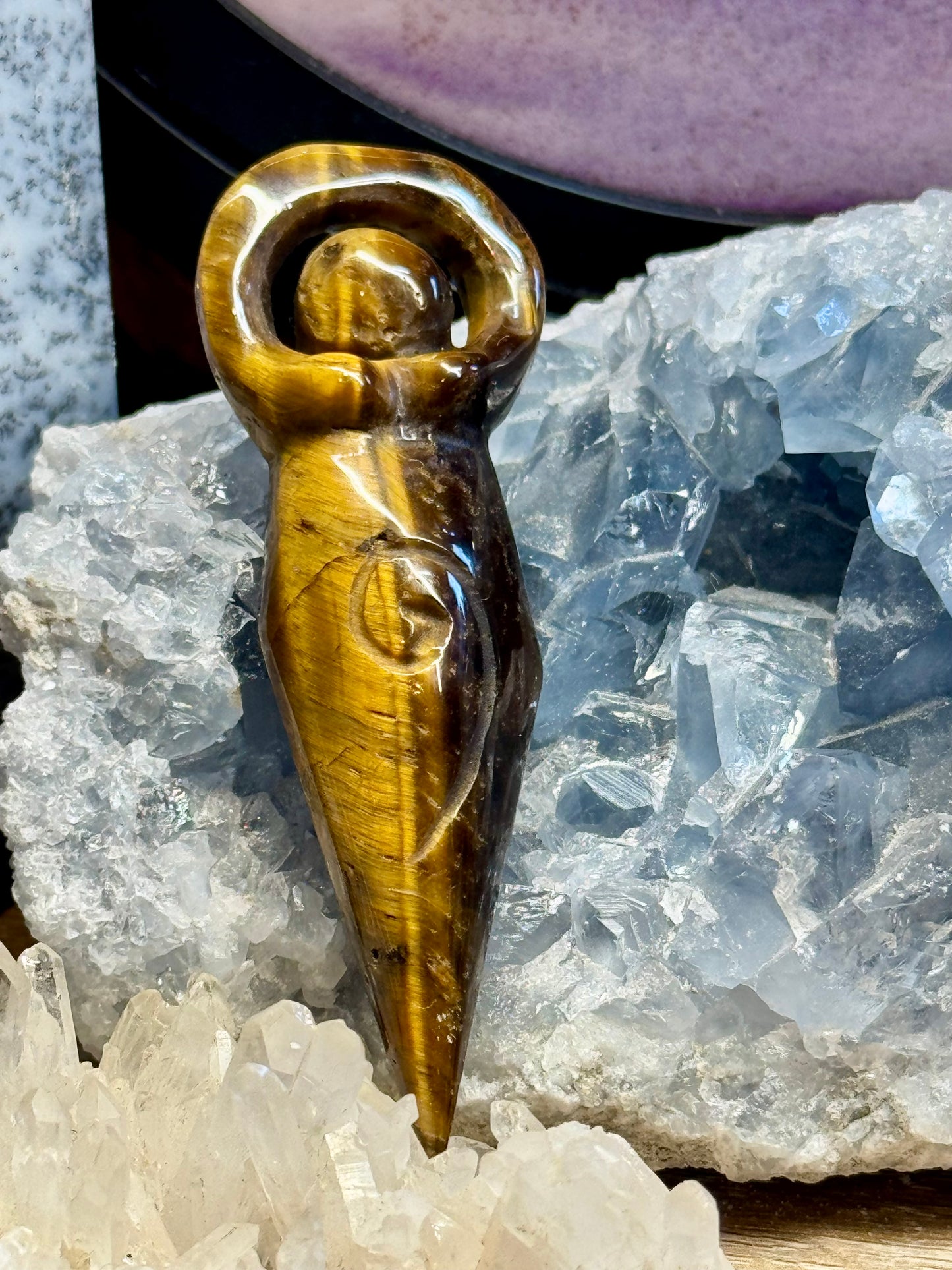 Statuette de la Mère Divine en Oeil de Tigre