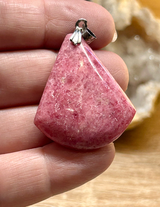 Pendentif de rhodonite