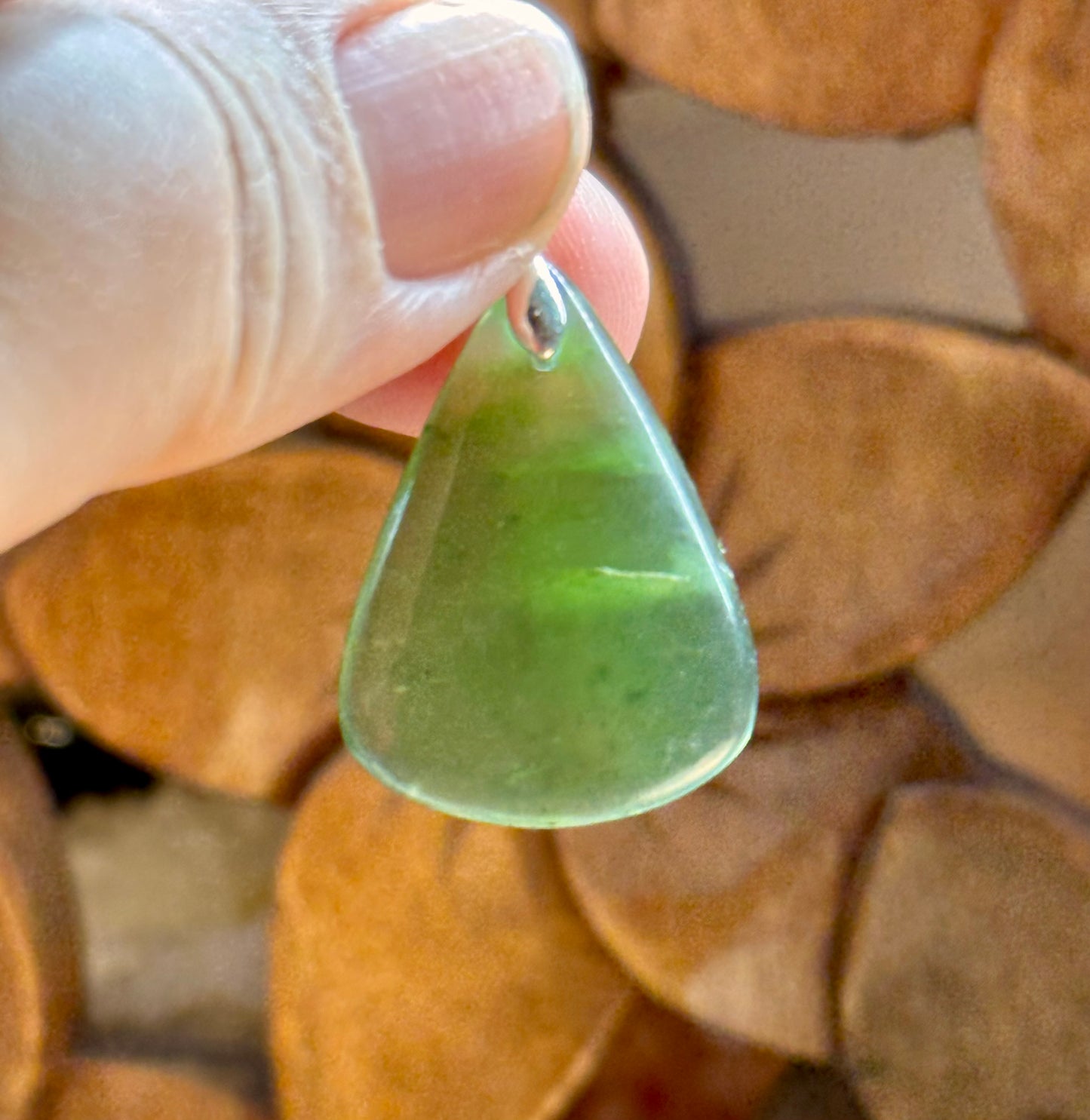 Pendentif de jade néphrite