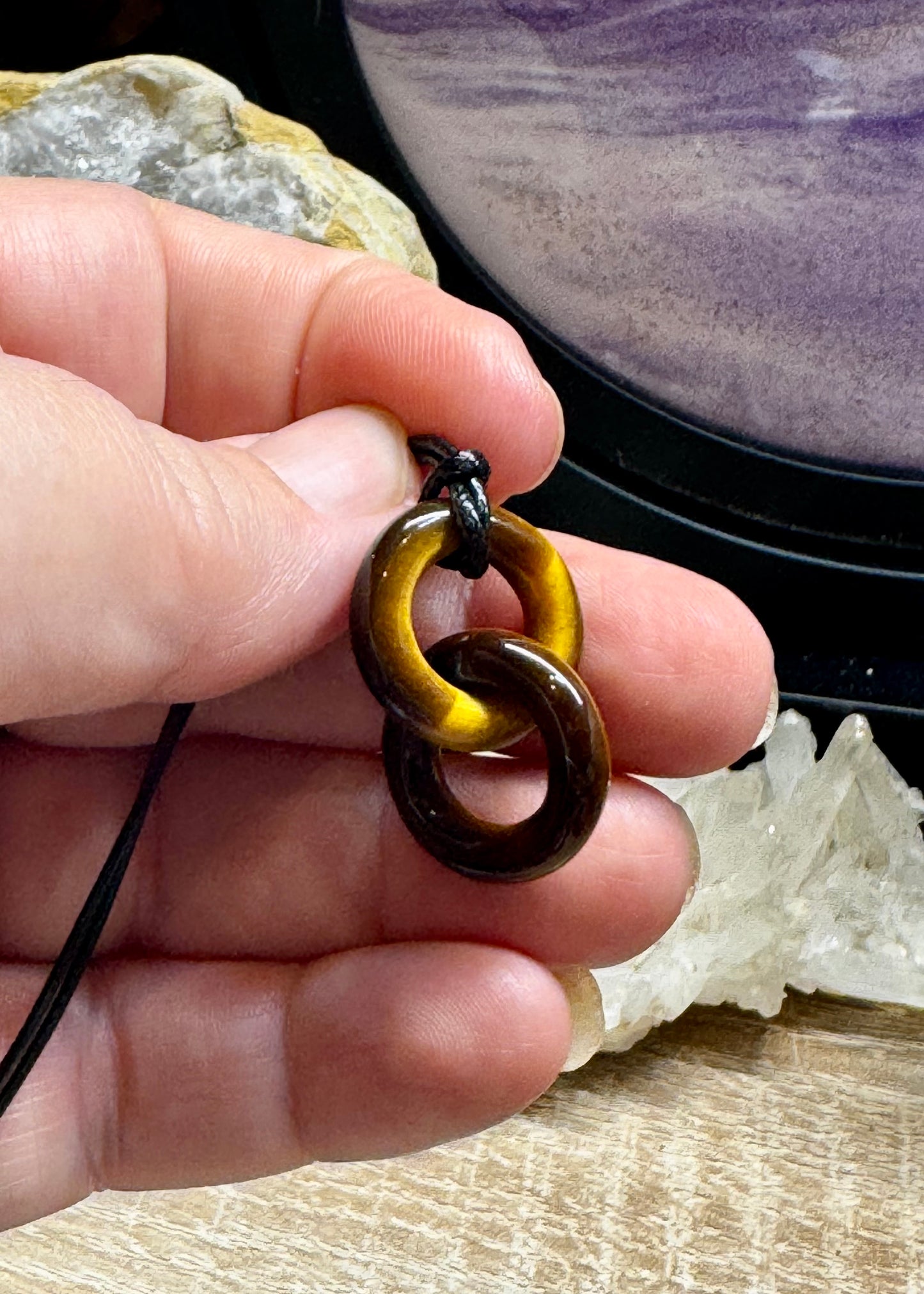 Anneaux entremêlés d’œil de tigre