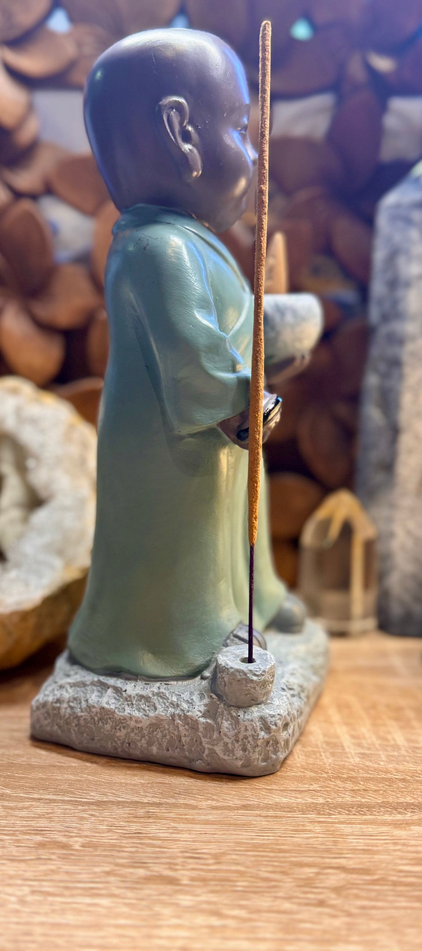 Moine debout Porte Encens