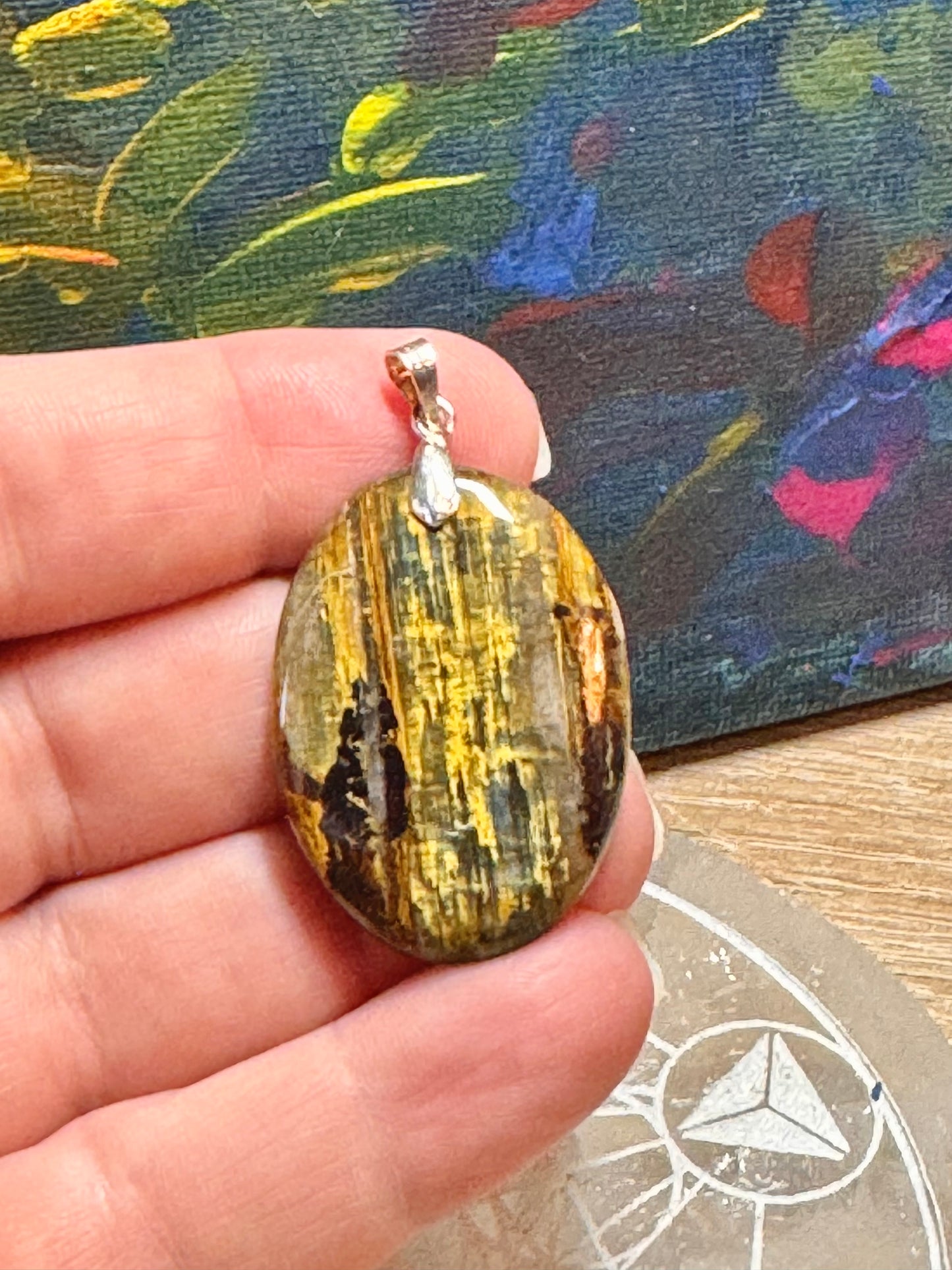 Pendentif de nellite