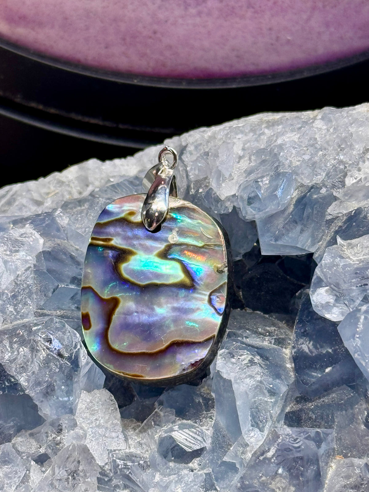 Pendentif d’abalone avec bélière en argent plaqué