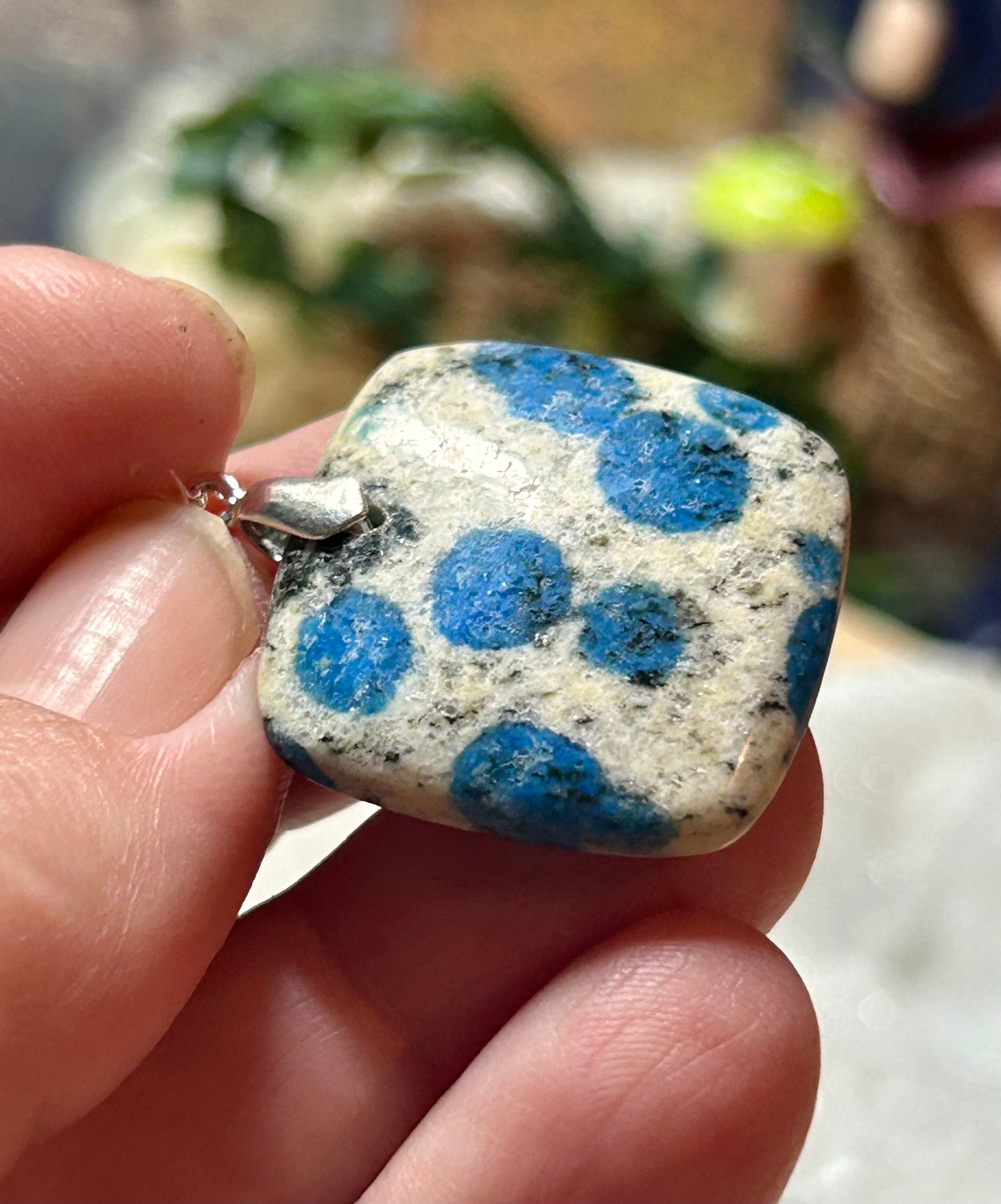 Pendentif de jaspe K2
