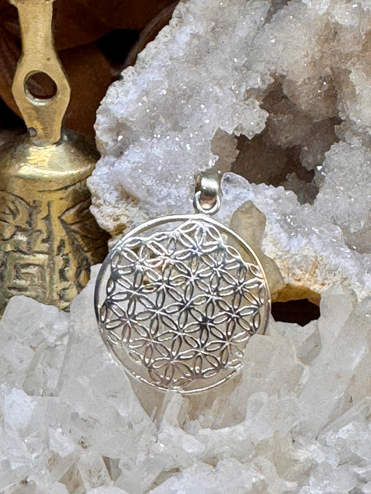 Pendentif fleur de vie