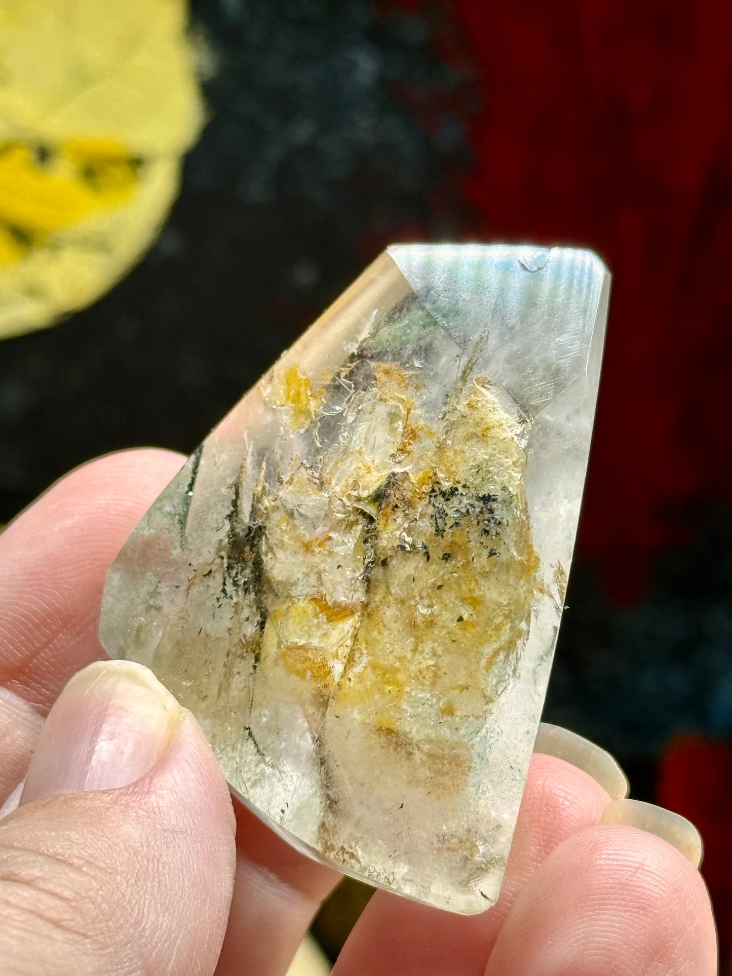 Cristal de quartz blanc faceté