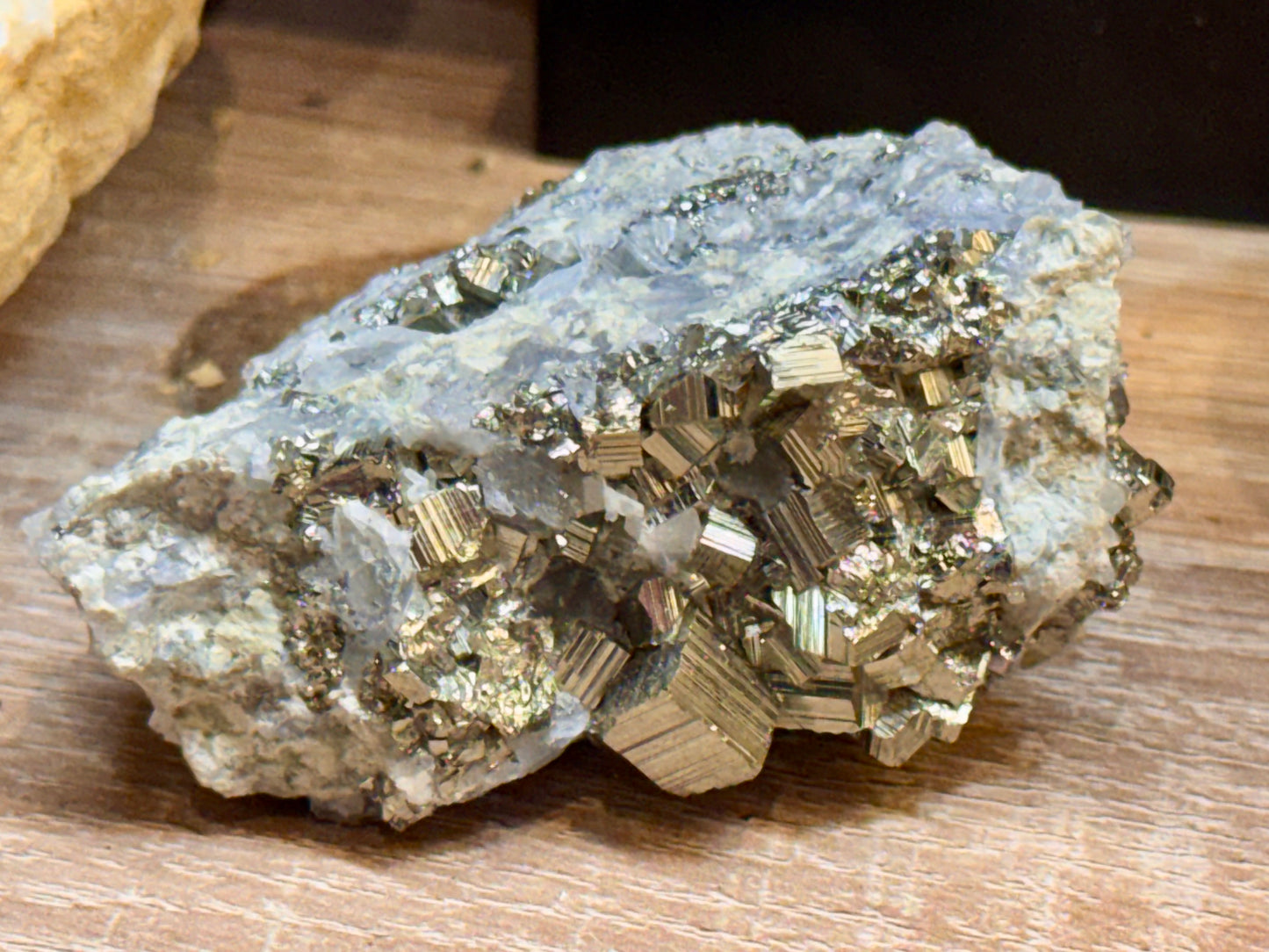 Pyrite sur Quartz